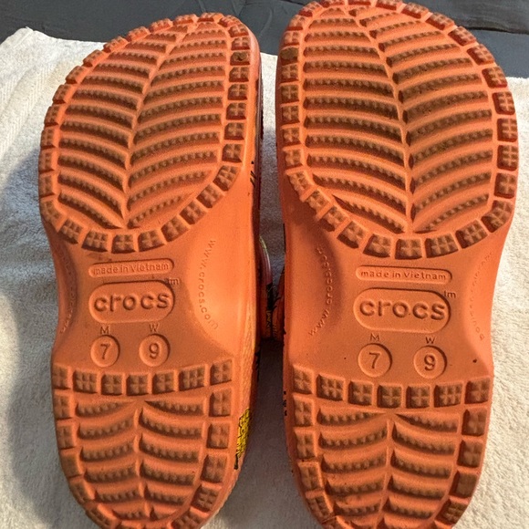 CROCS Pineapple Print Sandals - Peach and Yellow - Picture 5 of 8